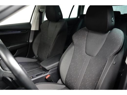 Skoda Octavia Combi 1.4 TSI iV PHEV Business Edition 204pk | Panoramadak | Adaptive Cruise | Winterpack | Elekt... ActivLease financial lease