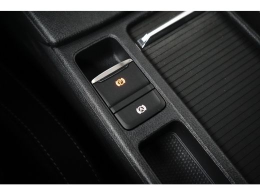 Skoda Octavia Combi 1.4 TSI iV PHEV Business Edition 204pk | Panoramadak | Adaptive Cruise | Winterpack | Elekt... ActivLease financial lease