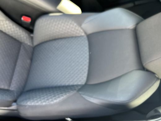 Toyota C-HR 1.8 Hybrid Executive ActivLease financial lease