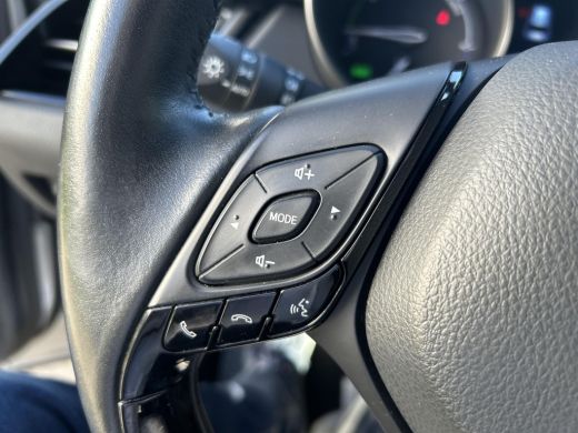 Toyota C-HR 1.8 Hybrid Executive ActivLease financial lease