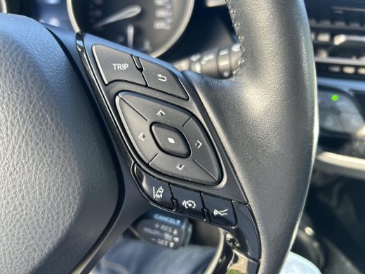 Toyota C-HR 1.8 Hybrid Executive ActivLease financial lease