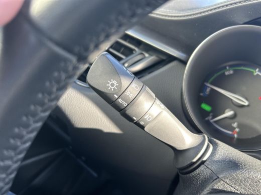Toyota C-HR 1.8 Hybrid Executive ActivLease financial lease