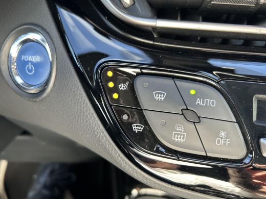 Toyota C-HR 1.8 Hybrid Executive ActivLease financial lease