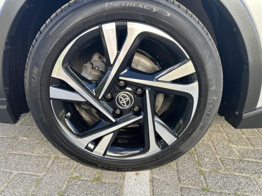 Toyota C-HR 1.8 Hybrid Executive ActivLease financial lease