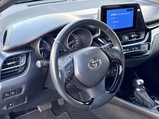 Toyota C-HR 1.8 Hybrid Executive **DODEHOEK DETECTIE/ PARKEERSENSOREN/ STOELVERWARMING** ActivLease financial lease