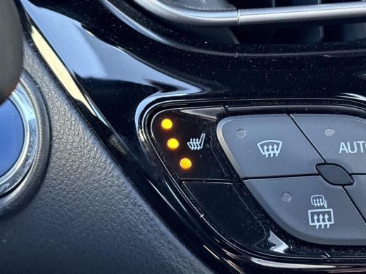 Toyota C-HR 1.8 Hybrid Executive **DODEHOEK DETECTIE/ PARKEERSENSOREN/ STOELVERWARMING** ActivLease financial lease