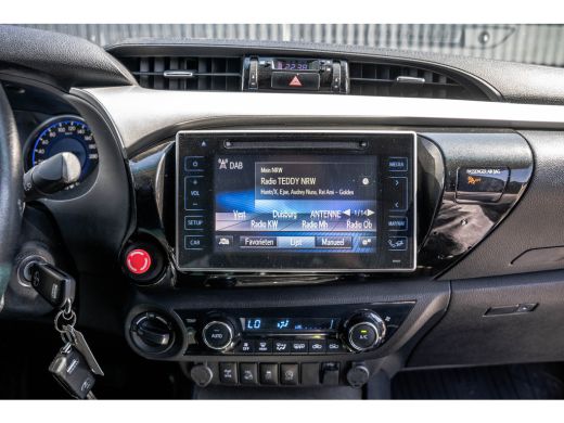 Toyota Hilux 2.4 D 4WD | 150 PK | Automaat | Camera | Cruise | Navi | Trekhaak ActivLease financial lease