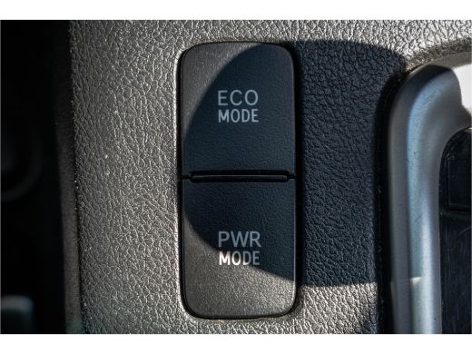 Toyota Hilux 2.4 D 4WD | 150 PK | Automaat | Camera | Cruise | Navi | Trekhaak ActivLease financial lease