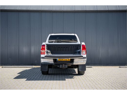 Toyota Hilux 2.4 D 4WD | 150 PK | Automaat | Camera | Cruise | Navi | Trekhaak ActivLease financial lease