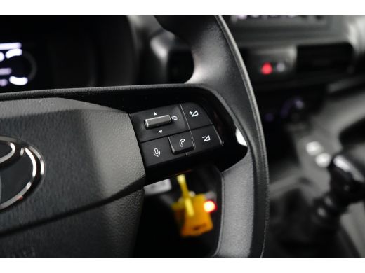 Toyota ProAce 1.5 D-4D L1 Navigator Airco | Digitaal Dashboard | Parkeersensoren Achter | Stoelverwarming | Blu... ActivLease financial lease