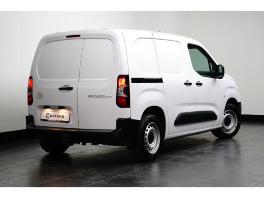 Toyota ProAce 1.5 D-4D L1 Navigator Airco | Digitaal Dashboard | Parkeersensoren Achter | Stoelverwarming | Blu... ActivLease financial lease