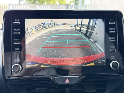 Toyota Yaris 1.5 Hybrid Executive **STOEL EN STUURWIELVERWARMING/ HEAD-UP DISPLAY/ 36 MAANDEN GARANTIE ActivLease financial lease