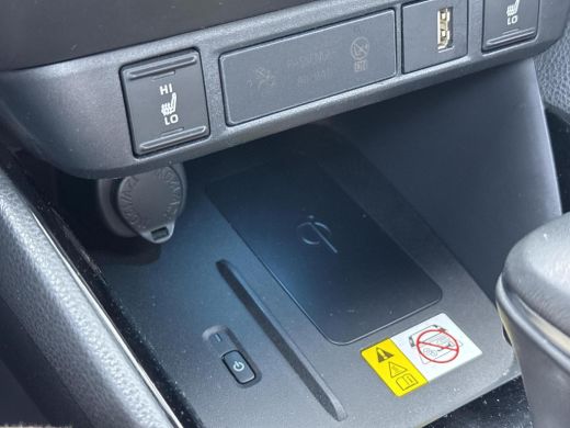 Toyota Yaris 1.5 Hybrid Executive **STOEL EN STUURWIELVERWARMING/ HEAD-UP DISPLAY/ 36 MAANDEN GARANTIE ActivLease financial lease