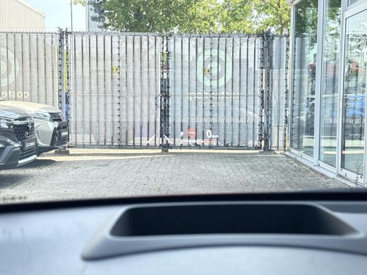 Toyota Yaris 1.5 Hybrid Executive **STOEL EN STUURWIELVERWARMING/ HEAD-UP DISPLAY/ 36 MAANDEN GARANTIE ActivLease financial lease