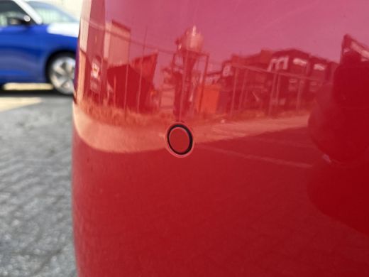 Toyota Yaris 1.5 Hybrid Executive **STOEL EN STUURWIELVERWARMING/ HEAD-UP DISPLAY/ 36 MAANDEN GARANTIE ActivLease financial lease