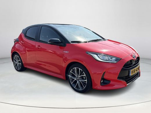 Toyota Yaris 1.5 Hybrid Executive **STOEL EN STUURWIELVERWARMING/ HEAD-UP DISPLAY/ 36 MAANDEN GARANTIE ActivLease financial lease