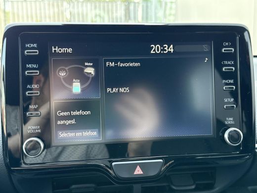 Toyota Yaris 1.5 Hybrid Executive **STOEL EN STUURWIELVERWARMING/ HEAD-UP DISPLAY/ 36 MAANDEN GARANTIE ActivLease financial lease