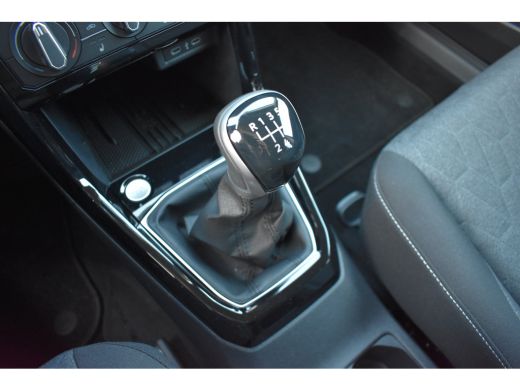 Volkswagen T-Cross Life Edition | 'App-Connect' draadloze smartphone integratie | Achterlichten LED | Afstandscontro... ActivLease financial lease