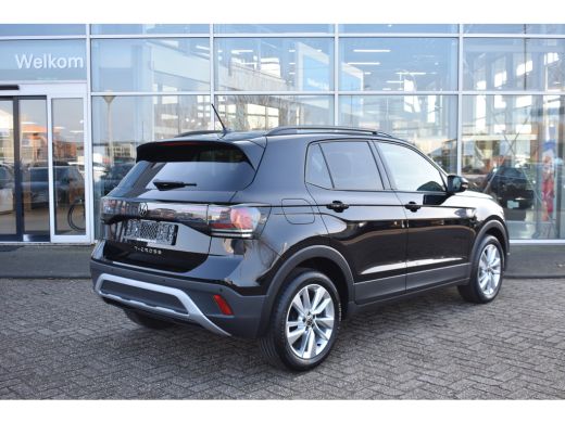 Volkswagen T-Cross Life Edition | 'App-Connect' draadloze smartphone integratie | Achterlichten LED | Afstandscontro... ActivLease financial lease