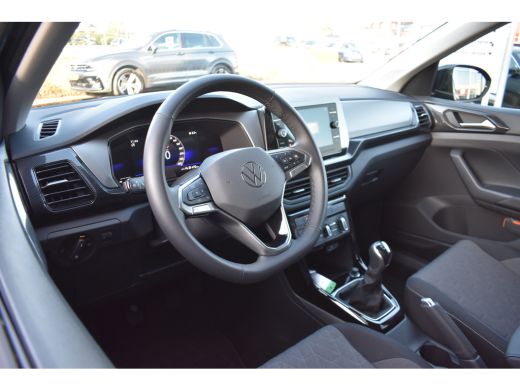 Volkswagen T-Cross Life Edition | 'App-Connect' draadloze smartphone integratie | Achterlichten LED | Afstandscontro... ActivLease financial lease