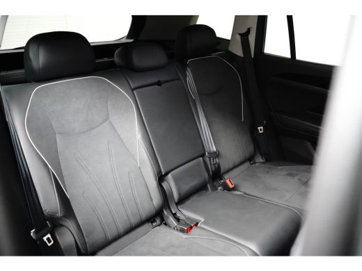 Volkswagen Tayron 1.5 TSI eHybrid 204 pk Elegance | Elektrische wegklapbare trekhaak | Achteruitrijcamera | Matrix ... ActivLease financial lease