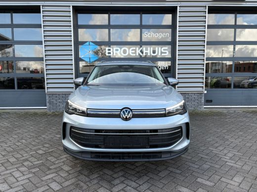 Volkswagen Tiguan 1.5 TSI eHybrid 204 pk Life | Achteruitrijcamera | Assistance package including Adaptive Cruise C... ActivLease financial lease