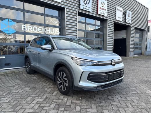 Volkswagen Tiguan 1.5 TSI eHybrid 204 pk Life | Achteruitrijcamera | Assistance package including Adaptive Cruise C... ActivLease financial lease