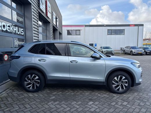 Volkswagen Tiguan 1.5 TSI eHybrid 204 pk Life | Achteruitrijcamera | Assistance package including Adaptive Cruise C... ActivLease financial lease