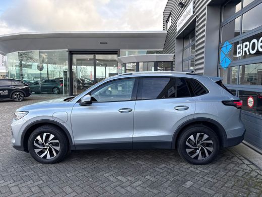 Volkswagen Tiguan 1.5 TSI eHybrid 204 pk Life | Achteruitrijcamera | Assistance package including Adaptive Cruise C... ActivLease financial lease