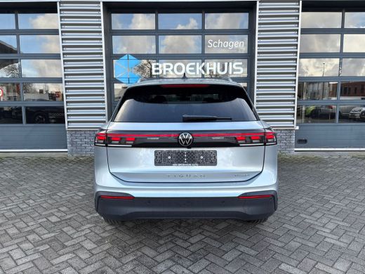 Volkswagen Tiguan 1.5 TSI eHybrid 204 pk Life | Achteruitrijcamera | Assistance package including Adaptive Cruise C... ActivLease financial lease