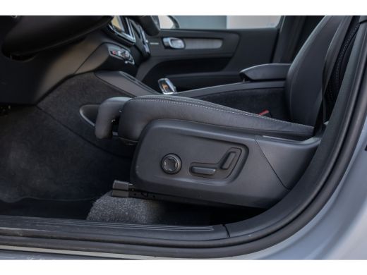 Volvo  XC40 2.0 B3 Ultimate Dark | Pano | Harman/Kardon | 360 camera | Leer | Cruise adaptief | Elektrisch ve... ActivLease financial lease