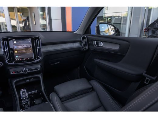 Volvo  XC40 2.0 B3 Ultimate Dark | Pano | Harman/Kardon | 360 camera | Leer | Cruise adaptief | Elektrisch ve... ActivLease financial lease
