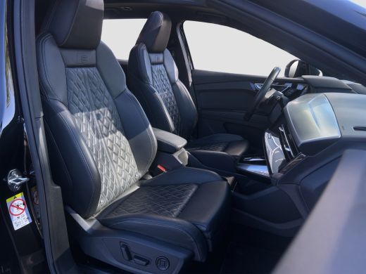 Audi Q4 e-tron 40 S-Line Competition 77 kWh | Pano | Adap. Cruise Control | CarPlay | Sonos o | Stoelverwarming ... ActivLease financial lease