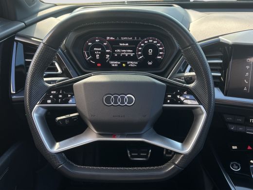 Audi Q4 e-tron 40 S-Line Competition 77 kWh | Pano | Adap. Cruise Control | CarPlay | Sonos o | Stoelverwarming ... ActivLease financial lease