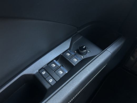 Audi Q4 e-tron 40 S-Line Competition 77 kWh | Pano | Adap. Cruise Control | CarPlay | Sonos o | Stoelverwarming ... ActivLease financial lease