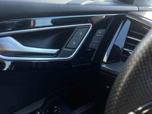 Audi Q4 e-tron 40 S-Line Competition 77 kWh | Pano | Adap. Cruise Control | CarPlay | Sonos o | Stoelverwarming ... ActivLease financial lease