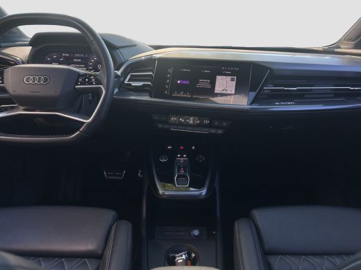 Audi Q4 e-tron 40 S-Line Competition 77 kWh | Pano | Adap. Cruise Control | CarPlay | Sonos o | Stoelverwarming ... ActivLease financial lease