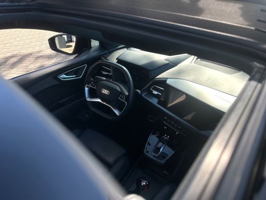 Audi Q4 e-tron 40 S-Line Competition 77 kWh | Pano | Adap. Cruise Control | CarPlay | Sonos o | Stoelverwarming ... ActivLease financial lease