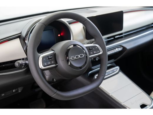 Fiat 600e La Prima 54 kWh | Camera | Navigatie | Keyless Entry & Start | Climate Controle | Stoelverwarming... ActivLease financial lease