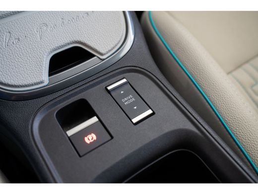 Fiat 600e La Prima 54 kWh | Camera | Navigatie | Keyless Entry & Start | Climate Controle | Stoelverwarming... ActivLease financial lease