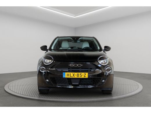 Fiat 600e La Prima 54 kWh | Camera | Navigatie | Keyless Entry & Start | Climate Controle | Stoelverwarming... ActivLease financial lease