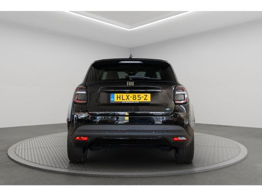 Fiat 600e La Prima 54 kWh | Camera | Navigatie | Keyless Entry & Start | Climate Controle | Stoelverwarming... ActivLease financial lease
