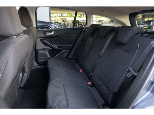 Ford Focus 1.0 EcoBoost Hybrid Titanium 155pk | Trekhaak | Apple Carplay/Android Auto | Adaptief Cruise | St... ActivLease financial lease