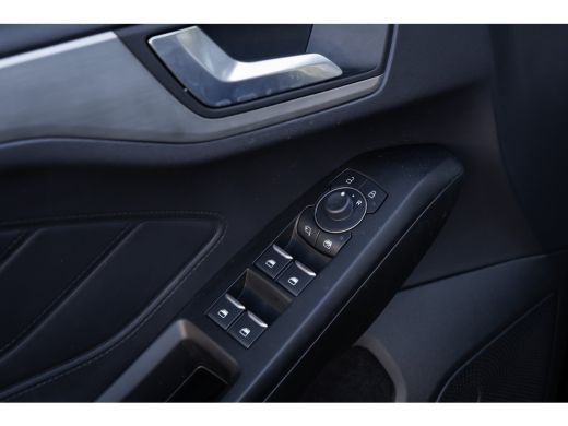 Ford Focus 1.0 EcoBoost Hybrid Titanium 155pk | Trekhaak | Stoel/stuur/voorruit verwarming | Camera | Apple ... ActivLease financial lease