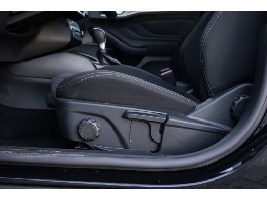 Ford Focus 1.0 EcoBoost Hybrid Titanium 155pk | Trekhaak | Stoel/stuur/voorruit verwarming | Camera | Apple ... ActivLease financial lease