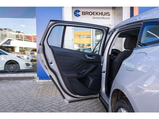 Ford Focus 1.0 EcoBoost Hybrid Trend Edition Business | Trekhaak | AGR stooel | Camera | Apple Carplay/Andro... ActivLease financial lease