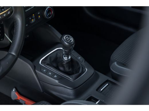 Ford Focus 1.0 EcoBoost Hybrid Trend Edition Business | Trekhaak | AGR stooel | Camera | Apple Carplay/Andro... ActivLease financial lease
