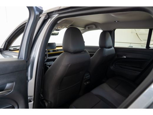 Jeep Avenger 1st Edition 54 kWh | SOH 96% | Camera | Elektrische Achterklep | Navigatie | Apple Carplay & Andr... ActivLease financial lease