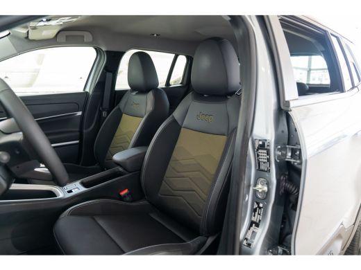 Jeep Avenger 1st Edition 54 kWh | SOH 96% | Camera | Elektrische Achterklep | Navigatie | Apple Carplay & Andr... ActivLease financial lease
