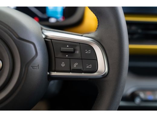Jeep Avenger 1st Edition 54 kWh | SOH 96% | Camera | Elektrische Achterklep | Navigatie | Apple Carplay & Andr... ActivLease financial lease